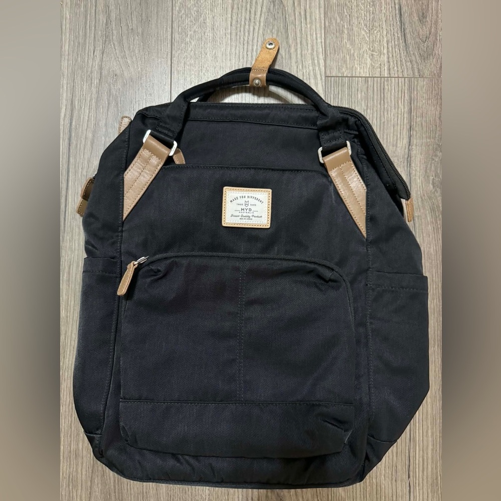 MYD Australia Black and Tan Men's Backpack
